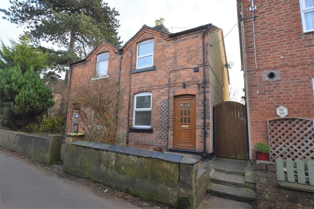 Salisbury Road, Market Drayton... 2 bed semidetached house £650 pcm