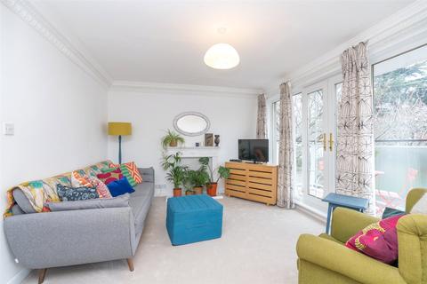 Flat 13, 100 East Trinity Road, Edinburgh, EH5 3PU