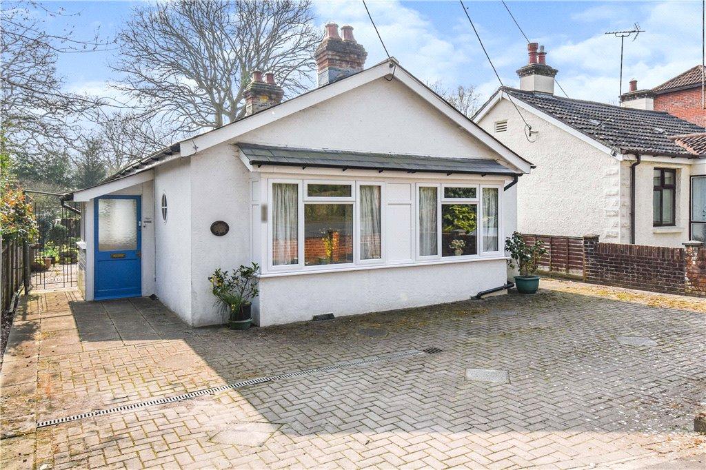 Botley Road North Baddesley 2 Bed Detached Bungalow £375 000