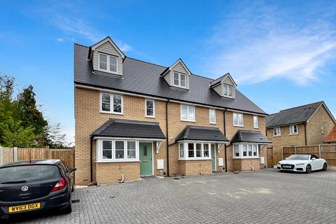 3 bedroom townhouse for sale, Priory Walk, Sudbury, CO10