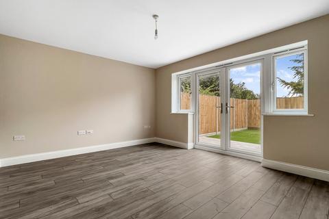 3 bedroom townhouse for sale, Priory Walk, Sudbury, CO10