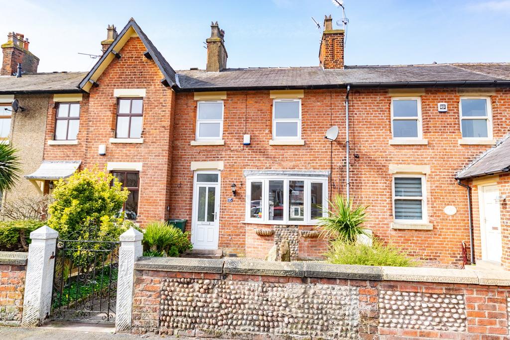 East Cliffe, Lytham, FY8 2 bed terraced house £330,000