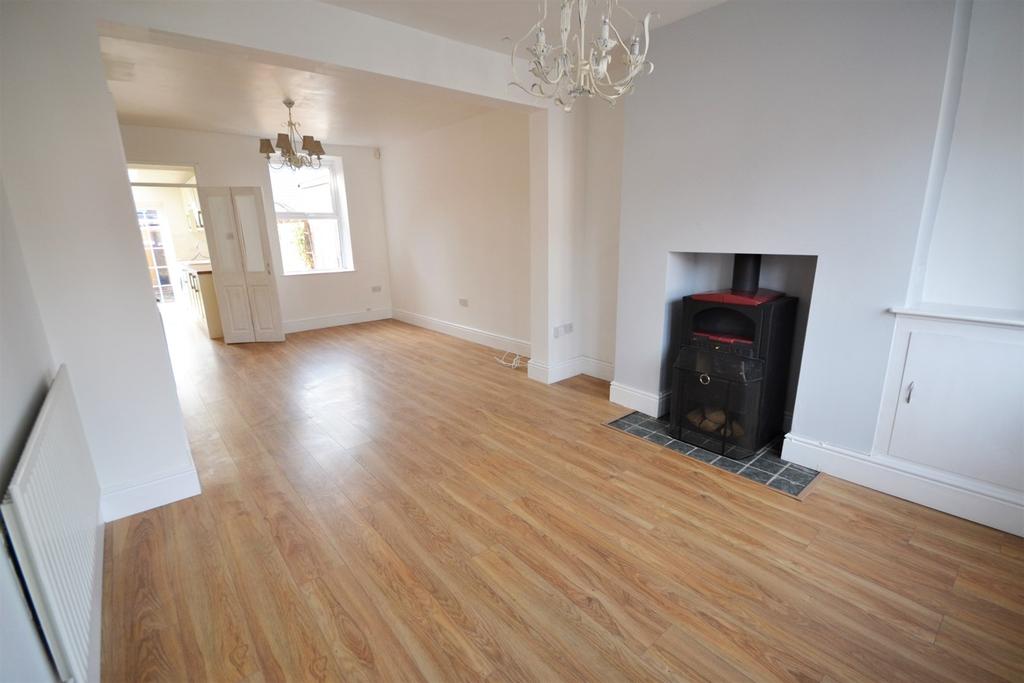 East Cliffe, Lytham, FY8 2 bed terraced house £330,000