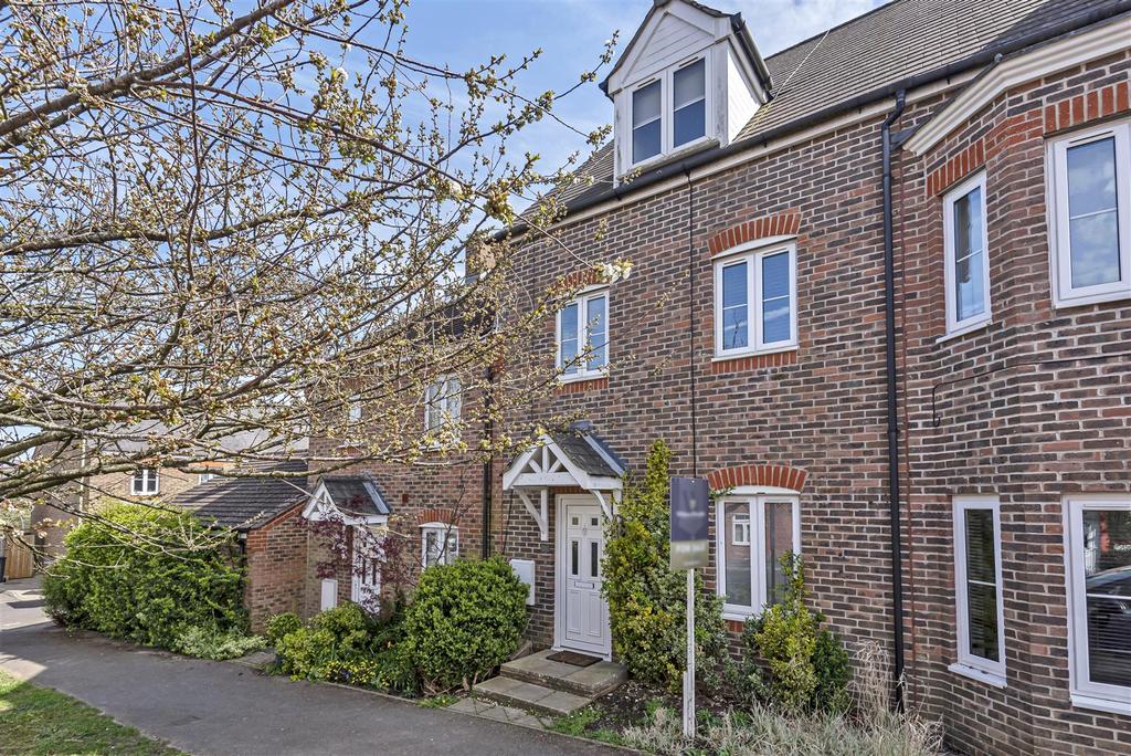 Charlton Drive Petersfield 4 bed townhouse £425,000