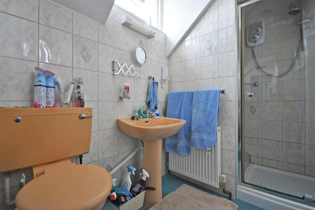 Bathroom b.jpg