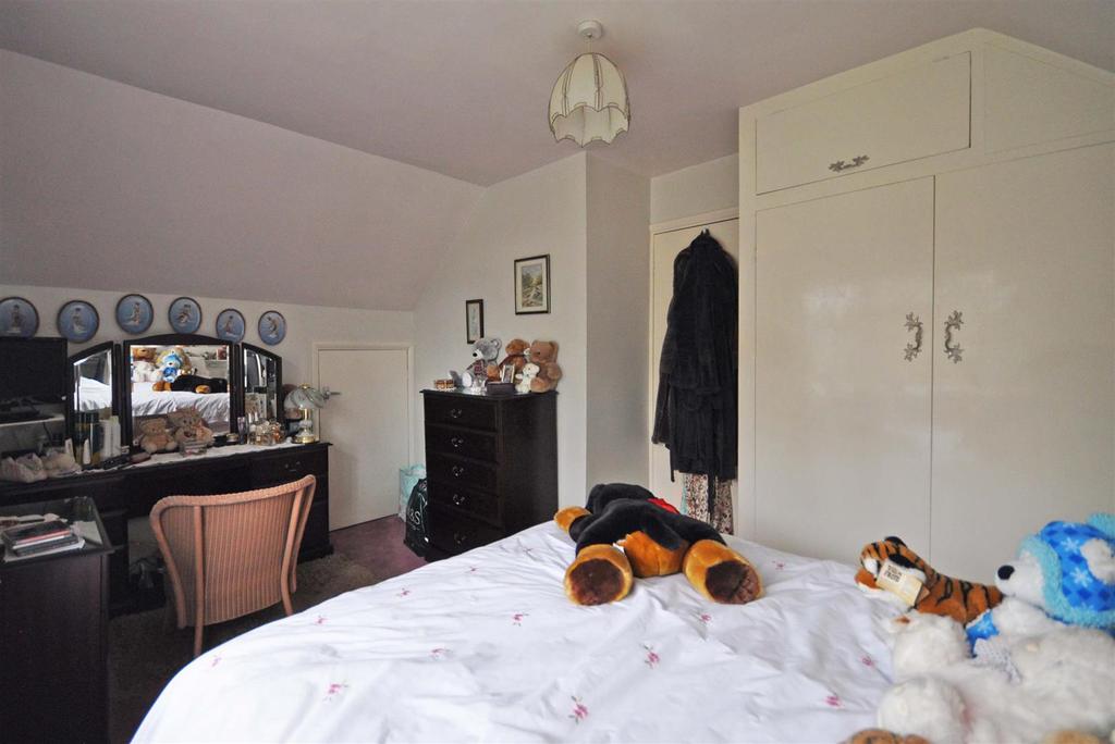 Bedroom 1.jpg