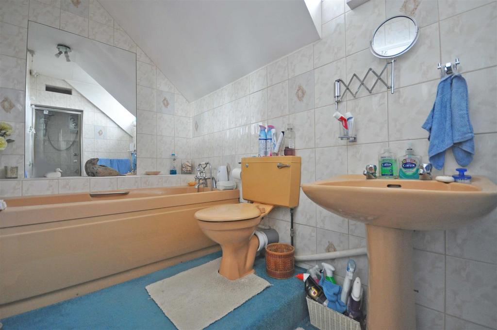 Bathroom.jpg