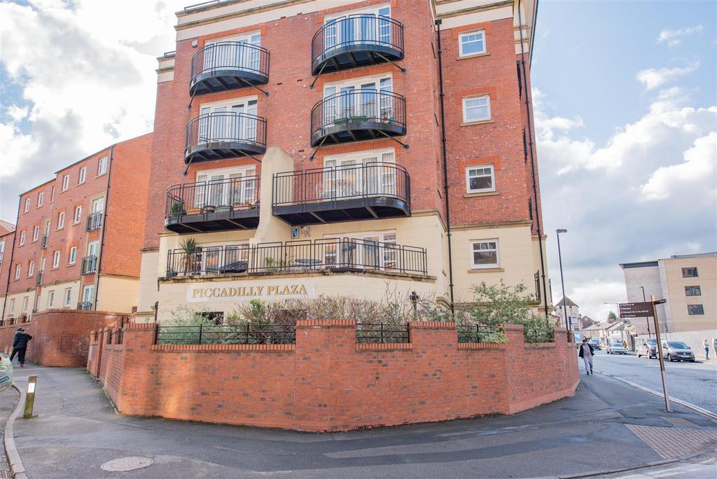 Piccadilly, York 2 bed apartment £310,000