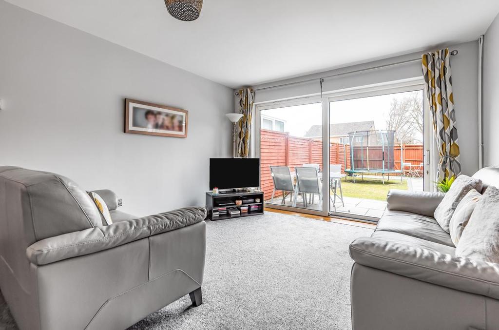 Ainsley Gardens, Boyatt Wood, Eastleigh 3 bed terraced house £300,000