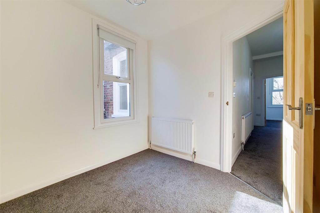 4 Bedroom 2-0.jpg