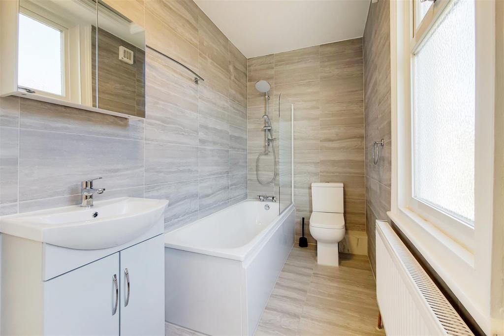 8 Bathroom-0.jpg