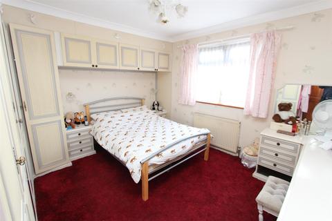 67 Boardman Avenue, London, E4 7QB