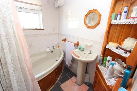 67 Boardman Avenue, London, E4 7QB