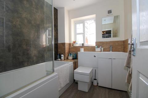1 Crag View, Bradford, BD10 9HB