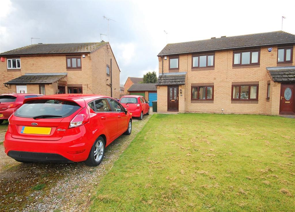 Pasture Way, Sherburn In Elmet, Leeds, LS25 3 bed semidetached house