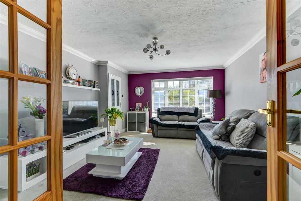 Timberleys, Littlehampton 3 bed house £330,000