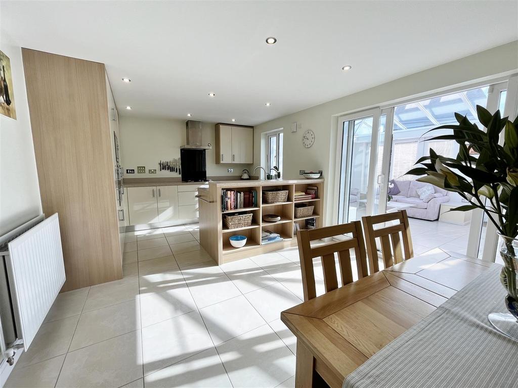 Dining kitchen