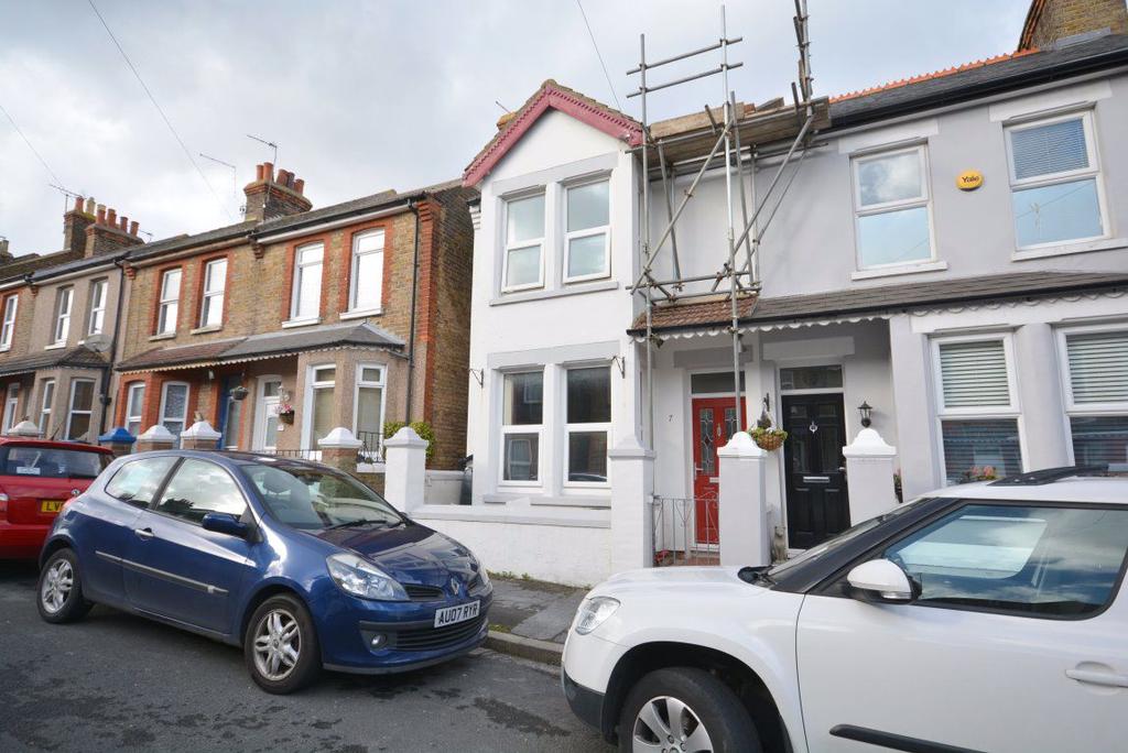 St Patricks Road, Ramsgate, CT11 7EJ 2 bed house £1,000 pcm (£231 pw)