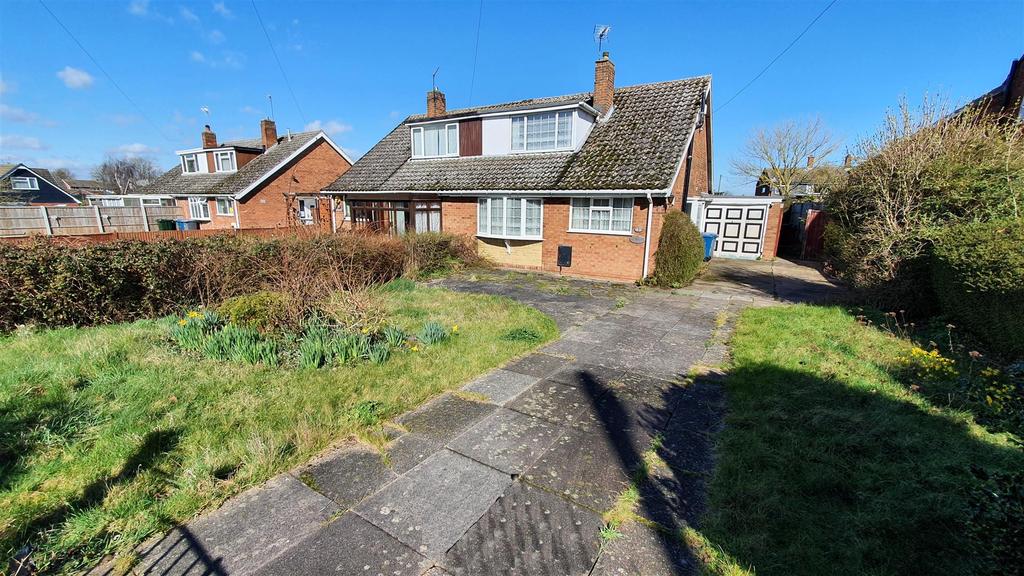 Grantham Road, Bingham 3 bed semidetached house £200,000