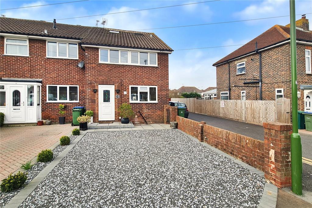 Jubilee Avenue, Rustington... 4 bed end of terrace house £400,000