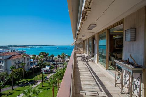 4 bedroom villa, Cannes, Alpes-Maritimes, Alpes-Maritimes, France