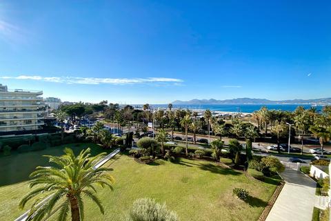 3 bedroom villa, Cannes, Alpes-Maritimes, Alpes-Maritimes, France