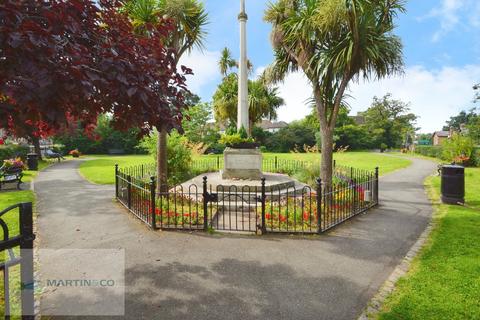 1 bedroom apartment to rent, Hersham