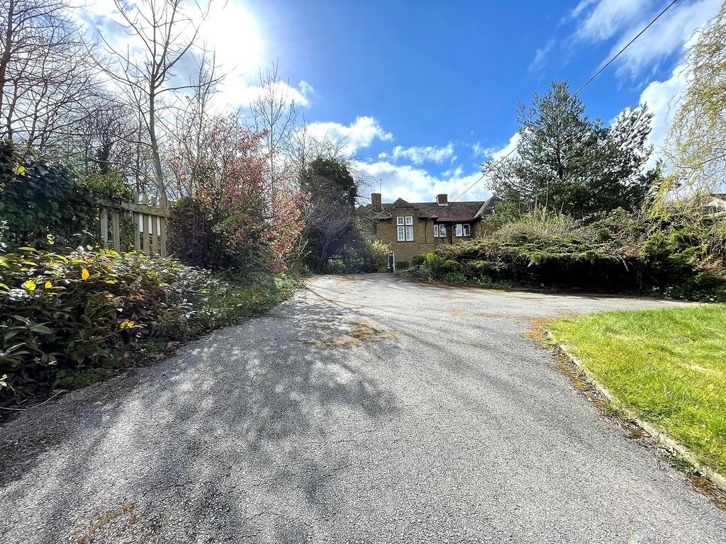 Manor Cottage, Moreton Pinkney, NN11 3SQ 3 bed semidetached house £