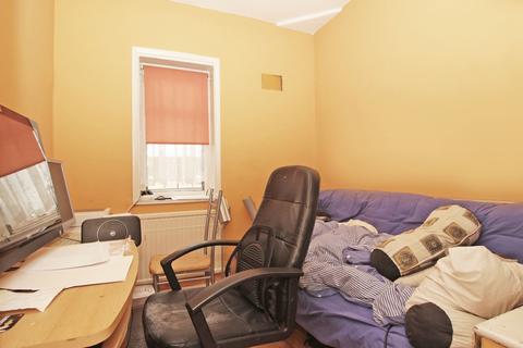 1 Moorside Road, Bromley, BR1 5EP