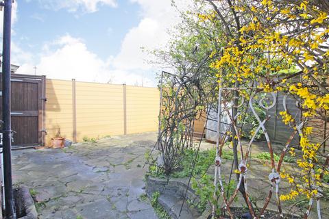1 Moorside Road, Bromley, BR1 5EP