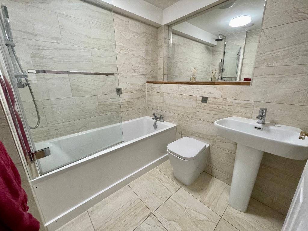 Main bathroom
