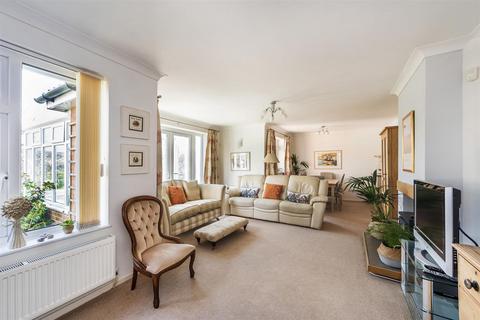 3 bedroom detached bungalow for sale - Cornfield Way, Tonbridge