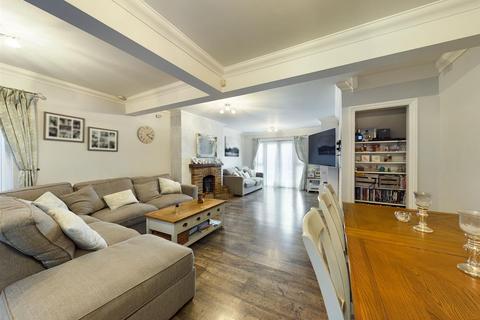 7 Lyle Close, Rochester, ME2 3DF
