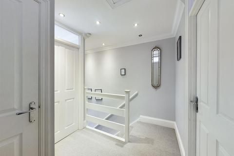 7 Lyle Close, Rochester, ME2 3DF