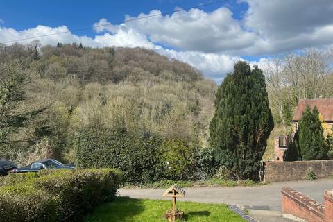 24 Paradise, Coalbrookdale, Telford, TF8 7NP