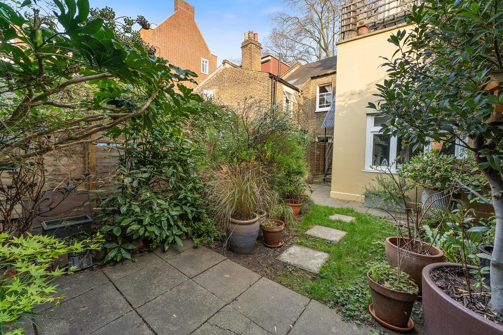 Shacklewell Lane 053.jpg