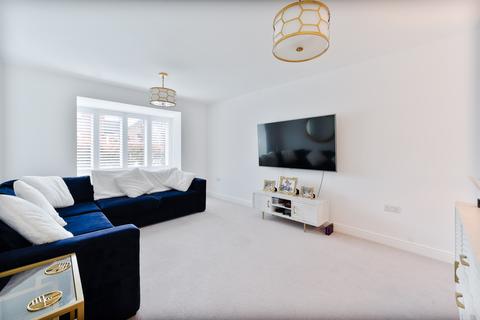 5 Augustus Drive, Epsom, KT17 1FJ