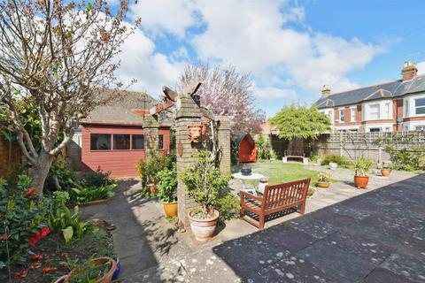 2a Amberley Road, Rustington, Littlehampton, BN16 2EE