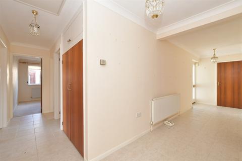 2a Amberley Road, Rustington, Littlehampton, BN16 2EE