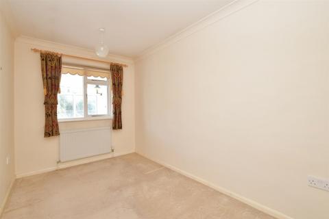 2a Amberley Road, Rustington, Littlehampton, BN16 2EE