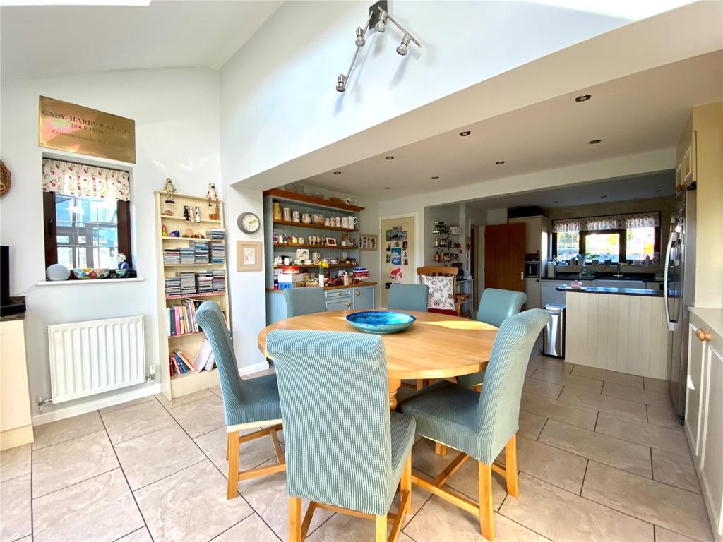 Rectory Close, Eastbourne, BN20 4 bed detached house £900,000