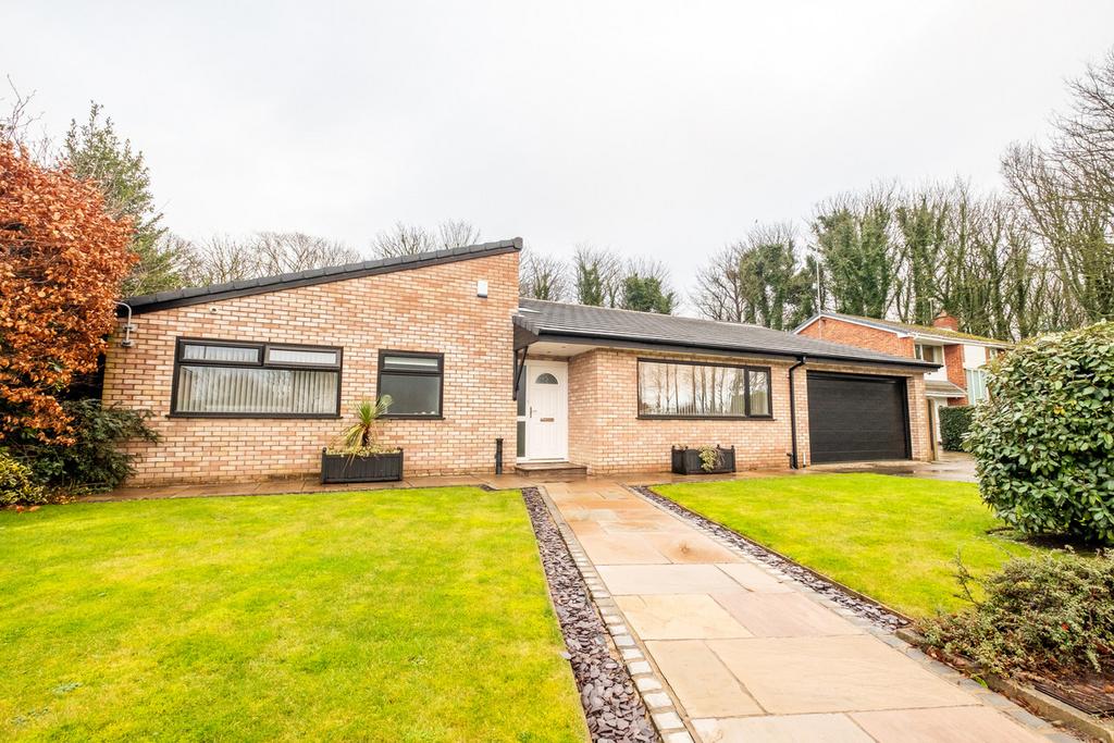 Hall Park Drive, Lytham, FY8 3 bed detached bungalow for sale £625,000