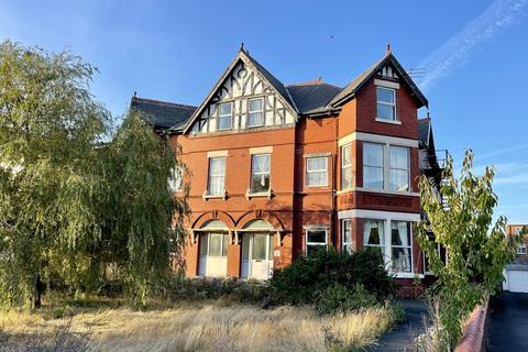 18 bedroom detached house for sale - Clifton Drive, Lytham St.annes, FY8