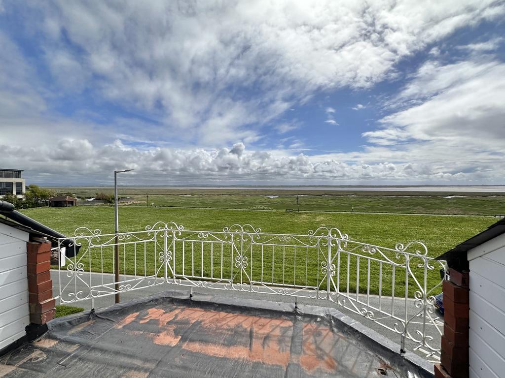 East Beach, Lytham, FY8 4 bed apartment for sale £425,000
