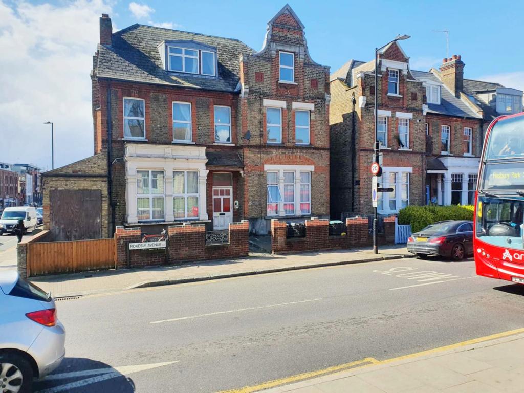 Rokesly Avenue, N8 1 bed flat £1,200 pcm (£277 pw)