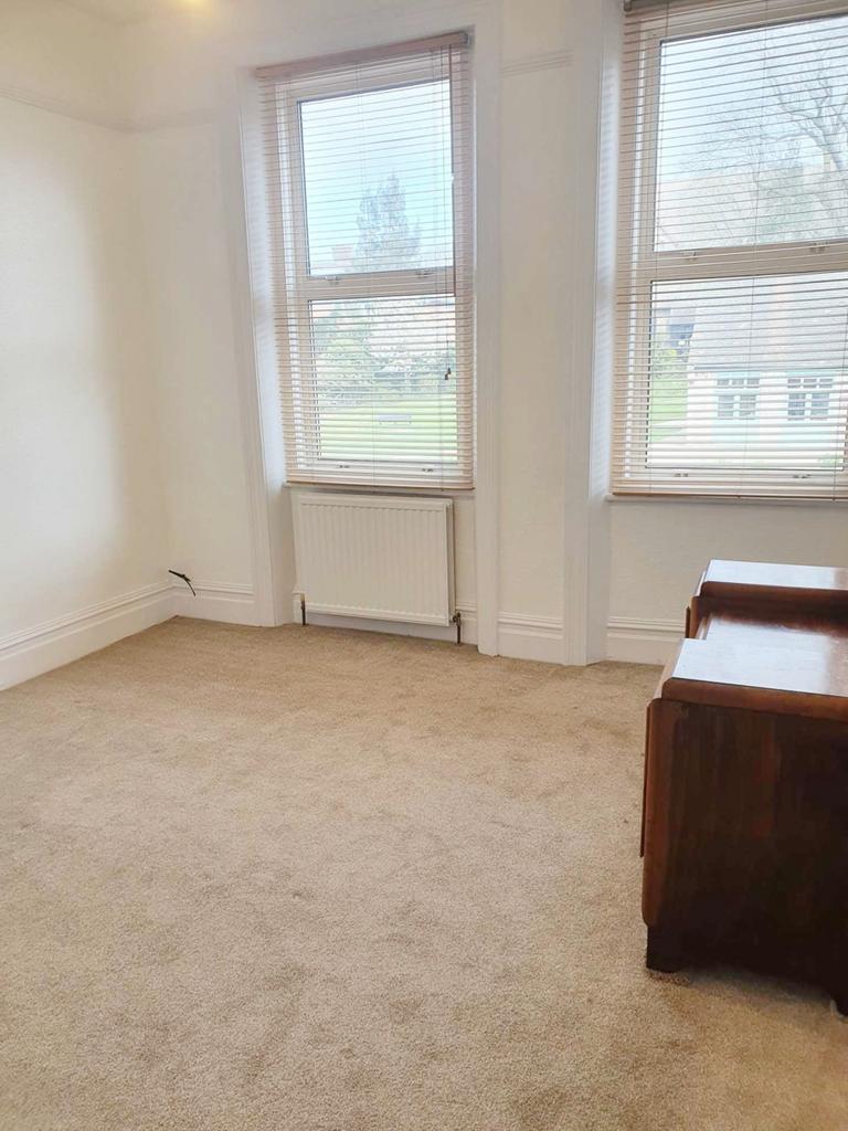 Rokesly Avenue, N8 1 bed flat £1,200 pcm (£277 pw)