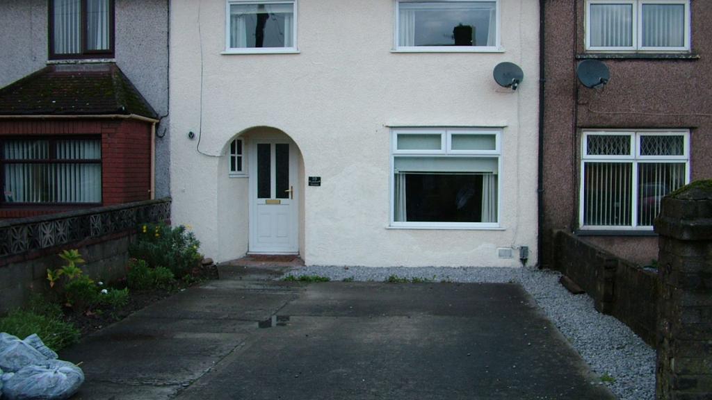Landore Avenue, Port Talbot SA13 3 bed terraced house £600 pcm (£138 pw)