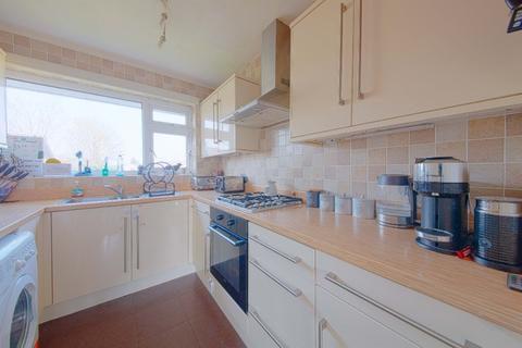 2 bedroom maisonette to rent, Ray Park Ave, Maidenhead, SL6