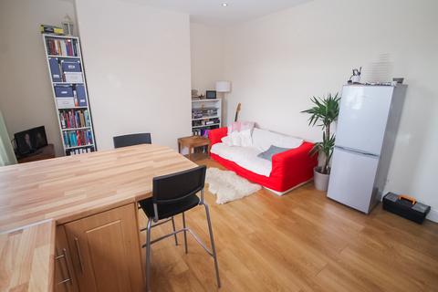 1 bedroom apartment to rent, Queens Road, Hyde Park, Leeds, LS6