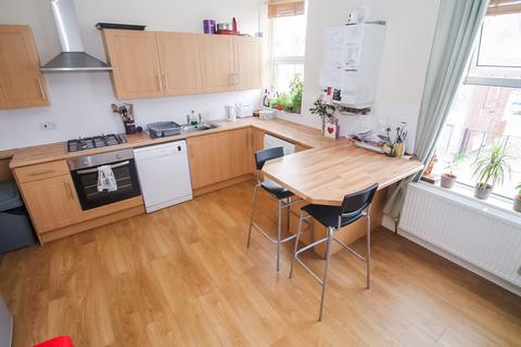 1 bedroom apartment to rent, Queens Road, Hyde Park, Leeds, LS6